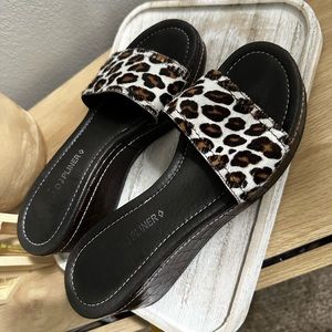 Donal j pliner
Vintage 
Donald J. Pliner Womens Leather Sandal 6 M Brown